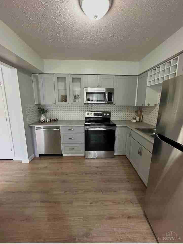 3690 Mack Rd Apt 3 #3 - Photo 5 of 21