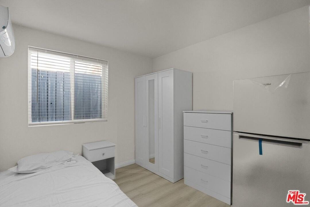 7705 Baird Ave - Photo 6 of 14