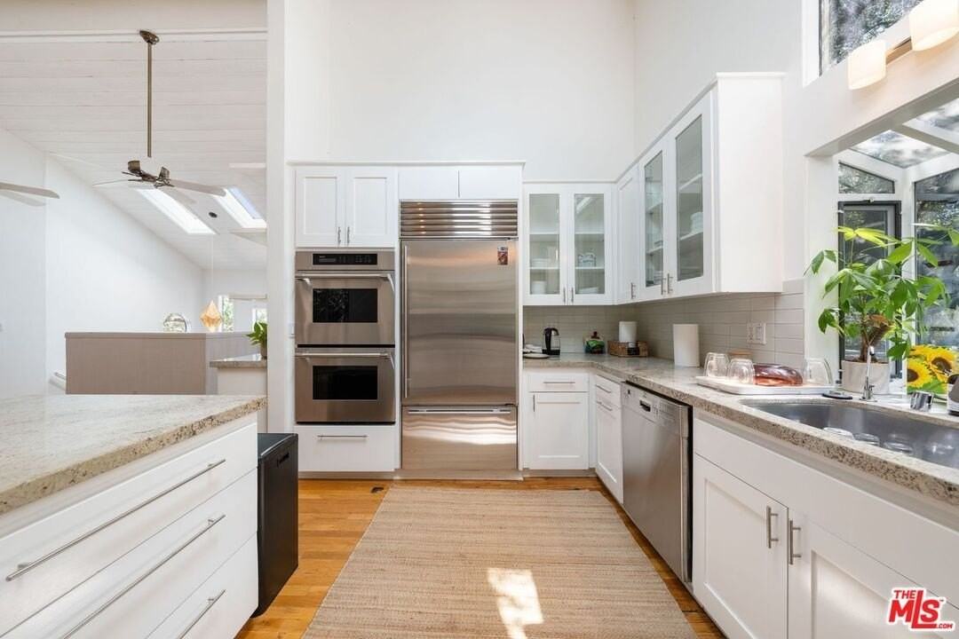 22760 Chamera Ln - Photo 5 of 50