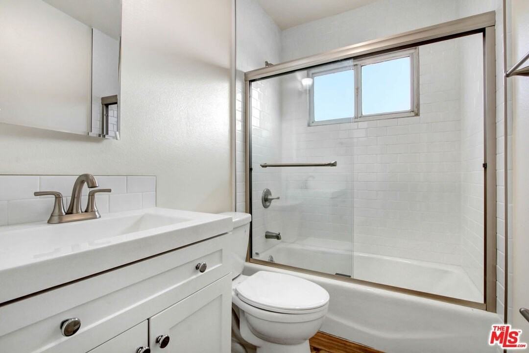 1740 Hauser Blvd Apt 1 #1 - Photo 4 of 8