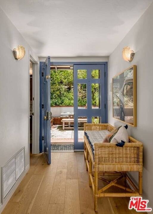 3266 Mandeville Canyon Rd - Photo 2 of 34