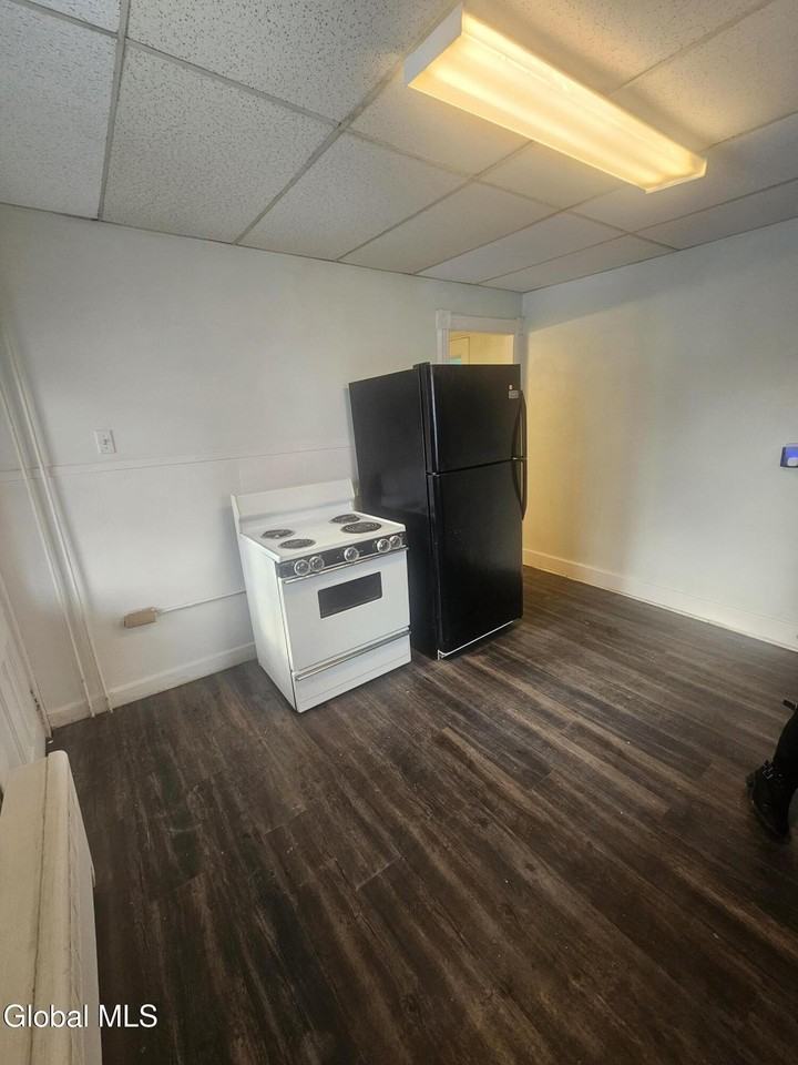 40 Main St Apt 1 #1 - Photo 5 of 14