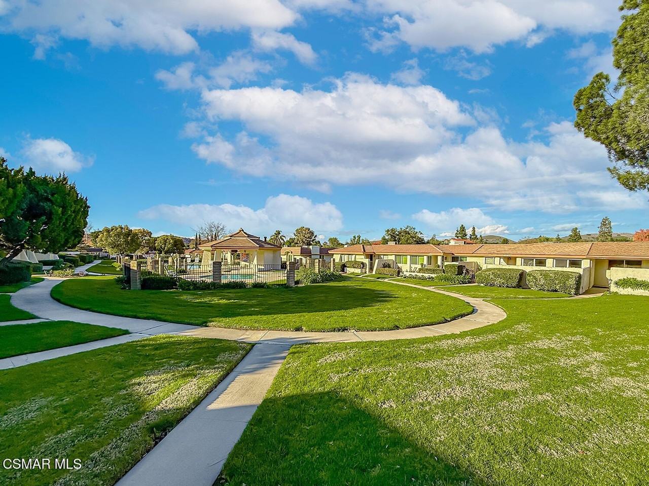 4150 Lake Harbor Ln - Photo 2 of 41