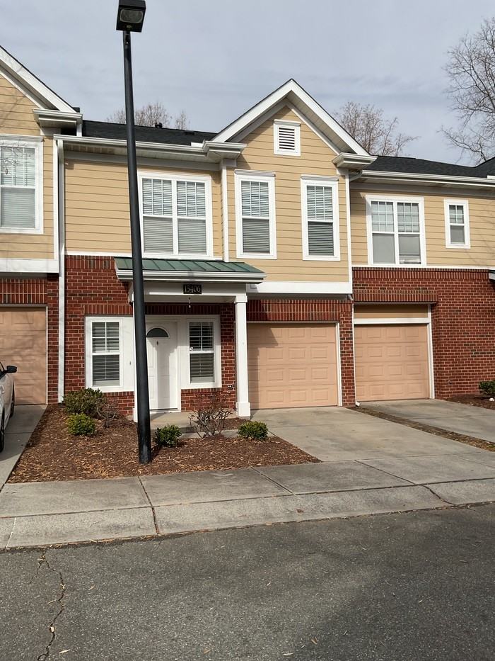 15406 Saint Christopher Ct - Photo 3 of 37