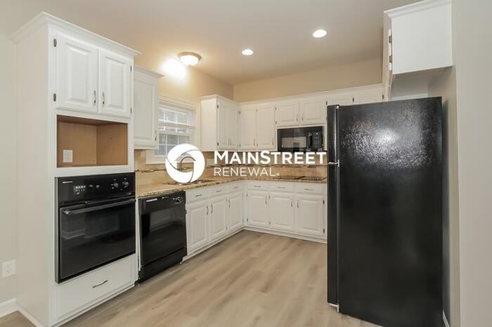 9101 Brightleaf Pl - Photo 7 of 17