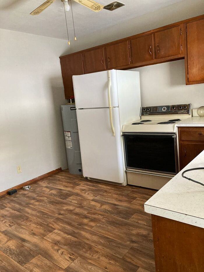 620 Mccann St #7 - Photo 4 of 13