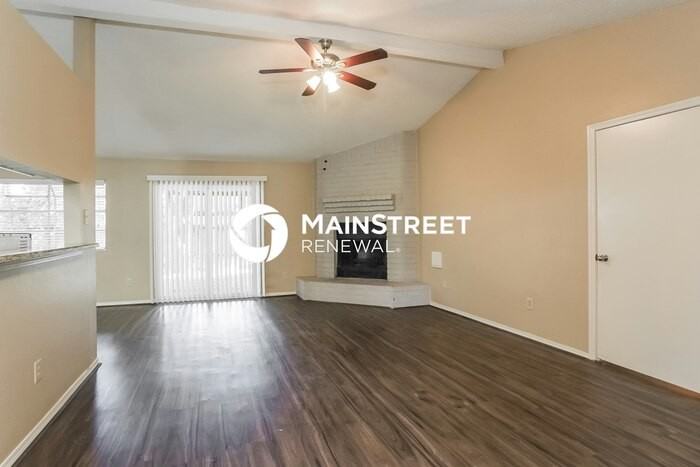 3719 Lemon Tree Ln - Photo 3 of 16