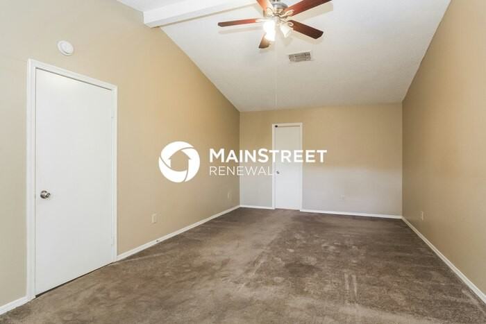 3719 Lemon Tree Ln - Photo 7 of 15