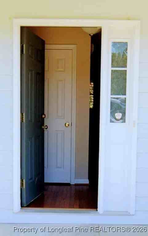 328 Roundtree Dr - Photo 2 of 26