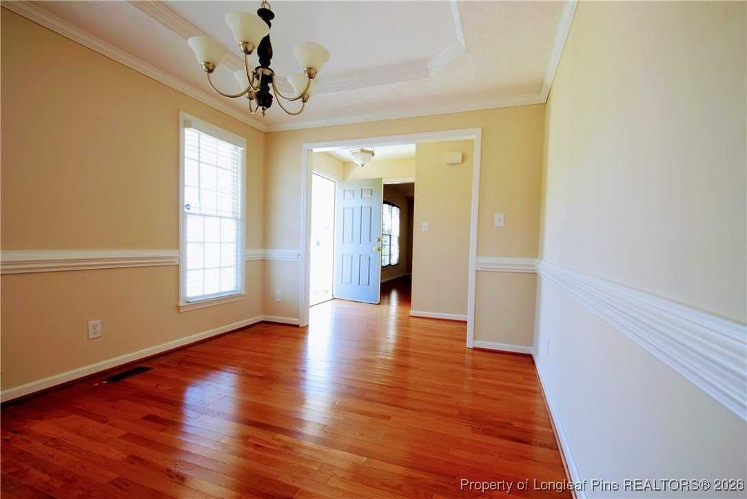 328 Roundtree Dr - Photo 4 of 26