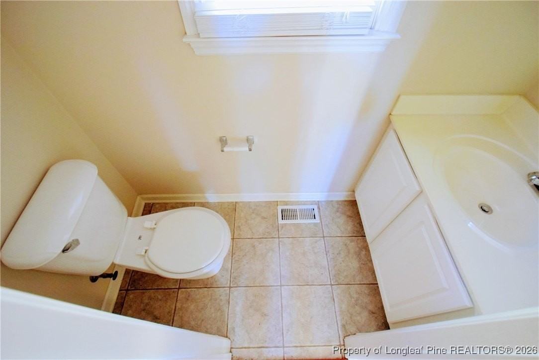 328 Roundtree Dr - Photo 5 of 26