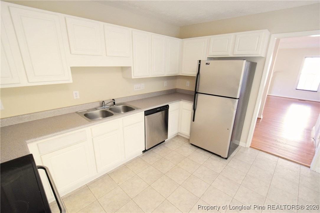 328 Roundtree Dr - Photo 7 of 26