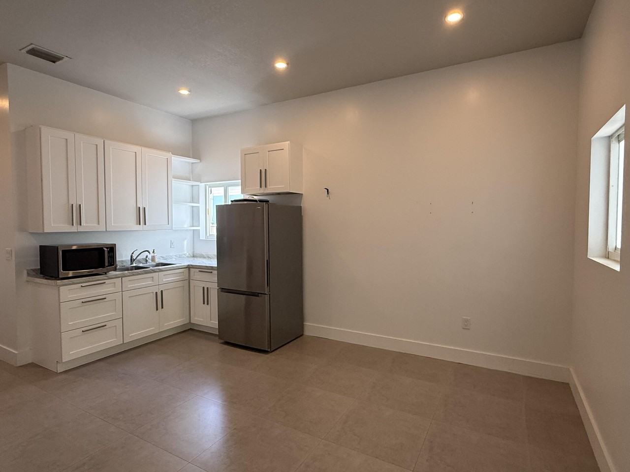 8 Bowen Dr - Photo 3 of 8