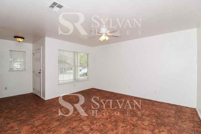 13500 Alysheba Dr - Photo 2 of 15