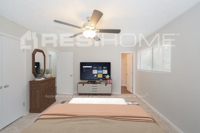 9085 Woodgreen Way - Photo 6 of 17