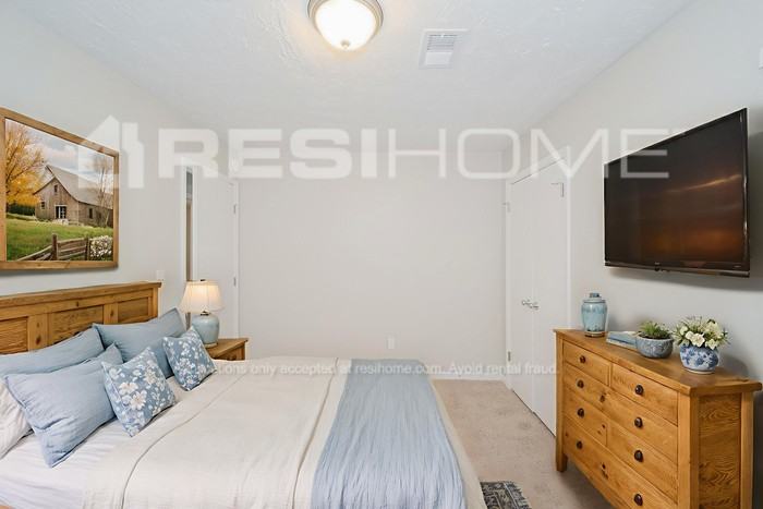 9085 Woodgreen Way - Photo 7 of 17