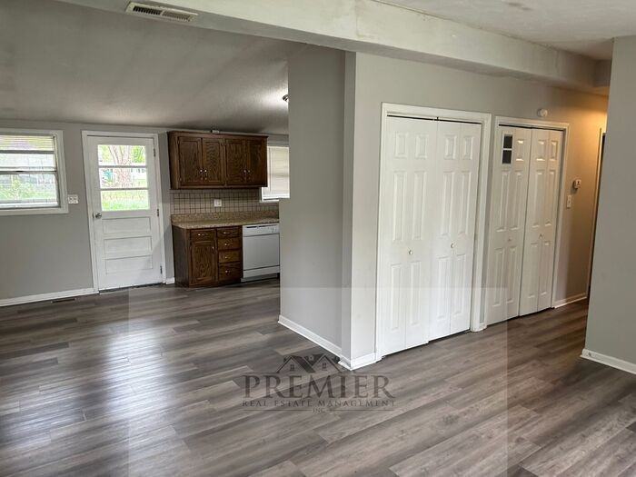 505 N Geronimo Dr - Photo 4 of 16