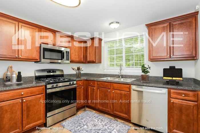 1870 Corduroy Ct - Photo 3 of 19