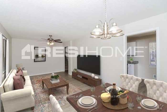 7000 Ledgewood Dr - Photo 3 of 19