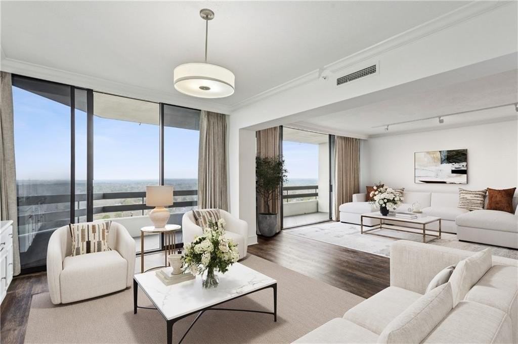 2660 Peachtree Rd Nw Apt 32c #32C - Photo 3 of 50