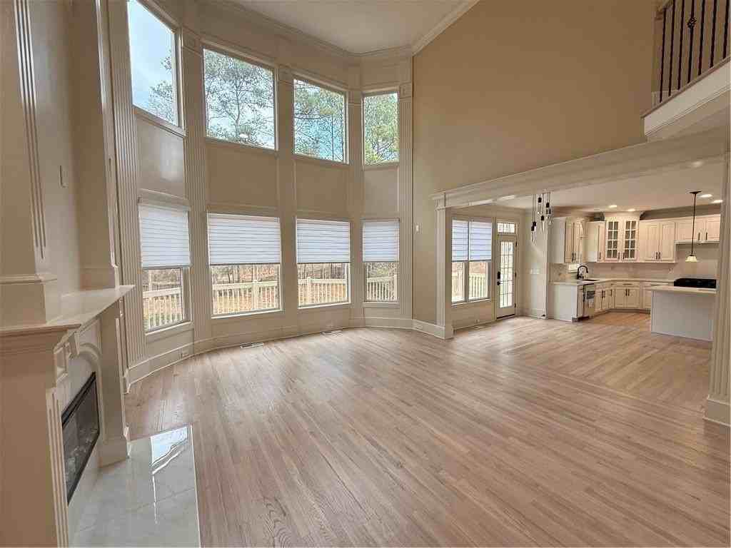 1570 Briergate Dr - Photo 4 of 46