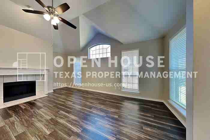 10478 Quest Dr - Photo 4 of 21