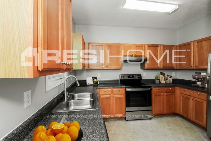 300 Kayla Ct - Photo 2 of 18