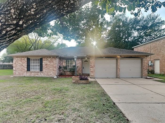 17435 Bonnie Sean Dr - Photo 2 of 25