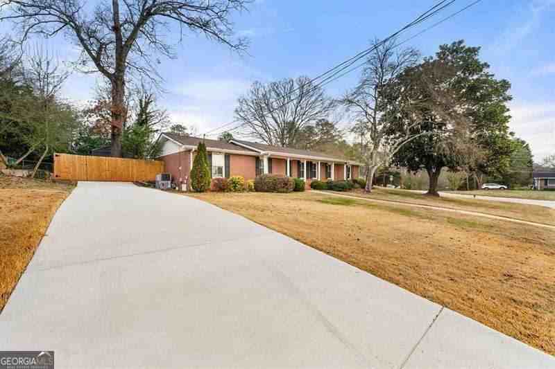 161 Deerwood Cir Se - Photo 2 of 25