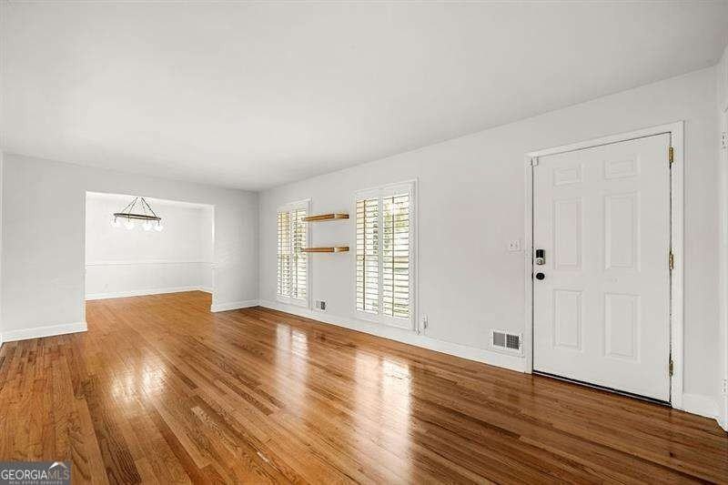 161 Deerwood Cir Se - Photo 5 of 25