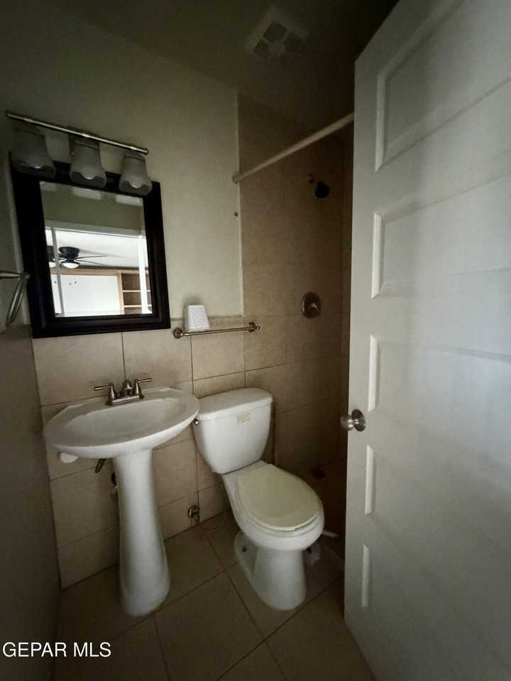 3820 Savannah Ave Unit B #B - Photo 6 of 8