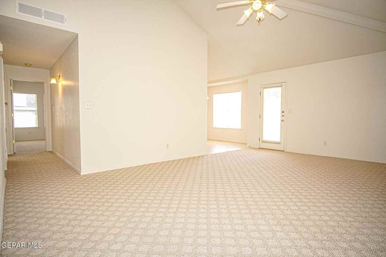 6724 Dakota Ridge Dr - Photo 3 of 25