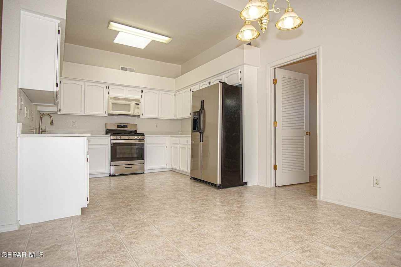 6724 Dakota Ridge Dr - Photo 5 of 25