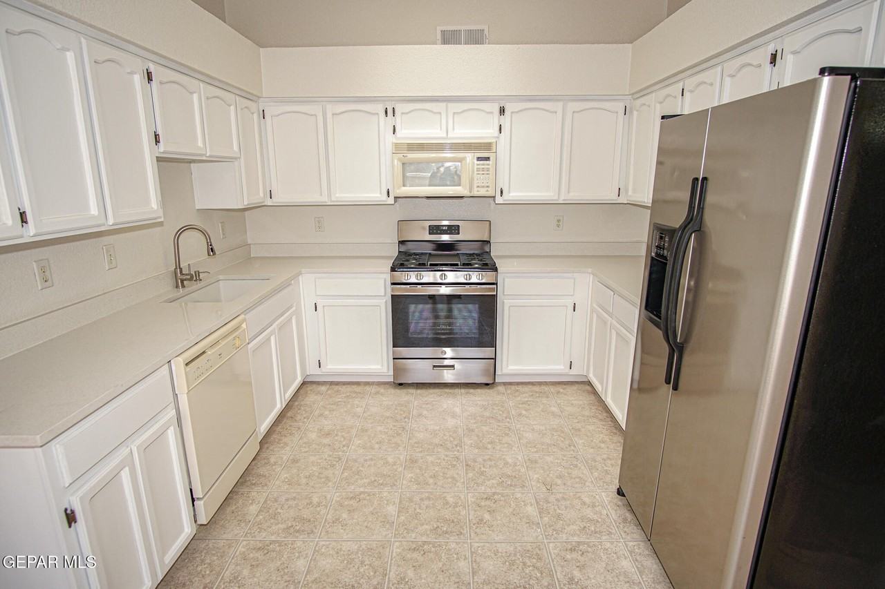 6724 Dakota Ridge Dr - Photo 6 of 25