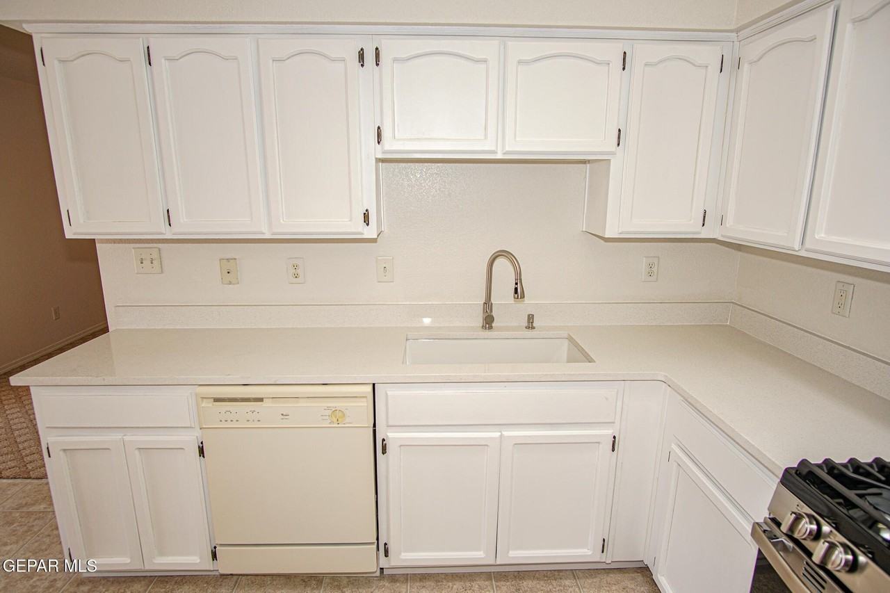 6724 Dakota Ridge Dr - Photo 7 of 25