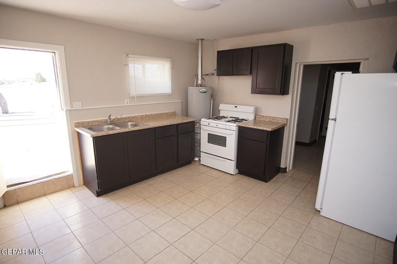 411 Dodge Rd Unit 4 #4 - Photo 2 of 6