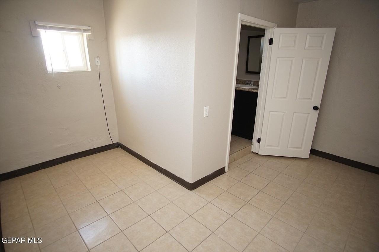 411 Dodge Rd Unit 4 #4 - Photo 4 of 6