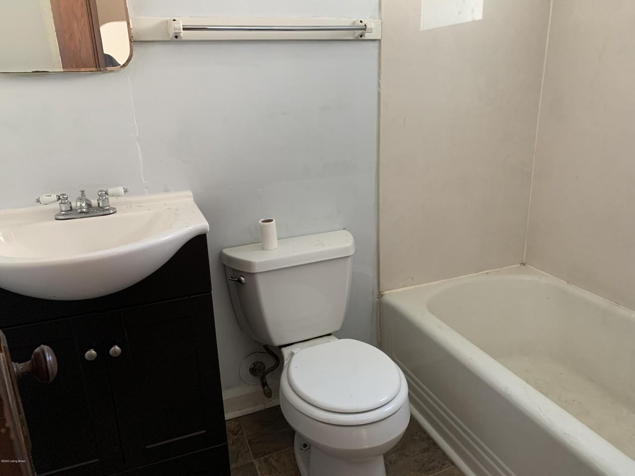 2121 Culbertson Ave Apt D #D - Photo 7 of 9