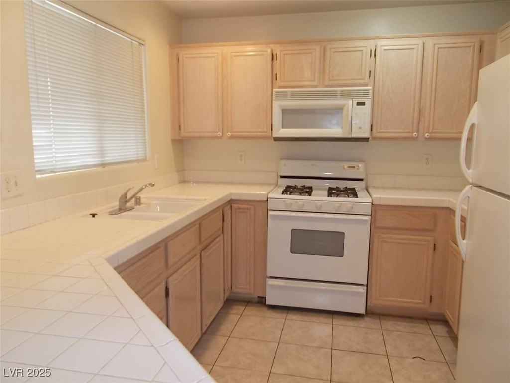 1825 Cutlass Dr - Photo 6 of 17