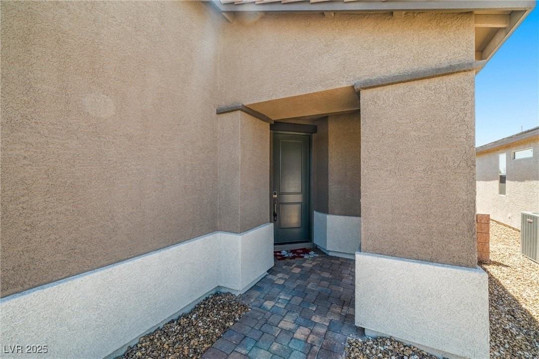 6011 Trevano Ave - Photo 3 of 30