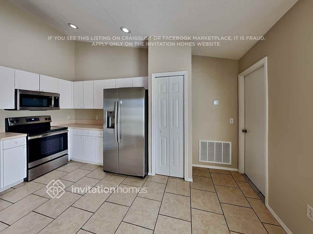 5262 Miriam Dr - Photo 5 of 18