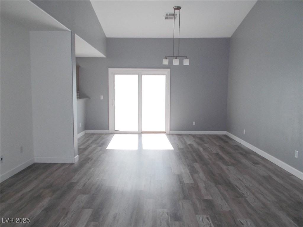 6882 Relic St - Photo 4 of 29