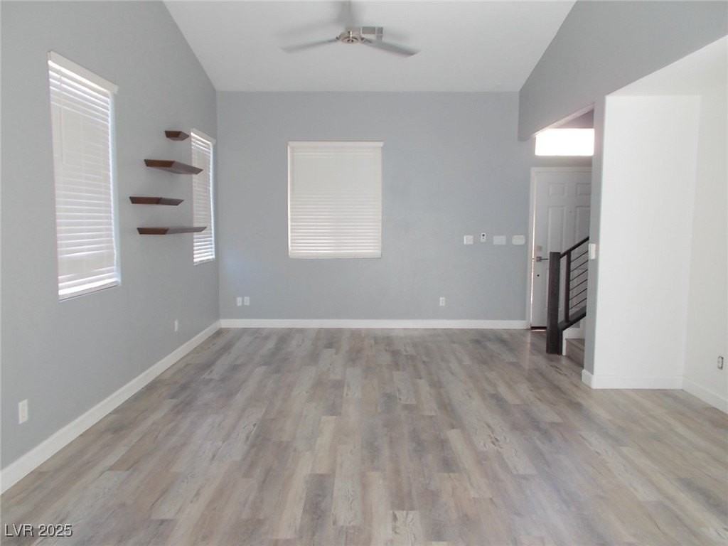 6882 Relic St - Photo 5 of 29