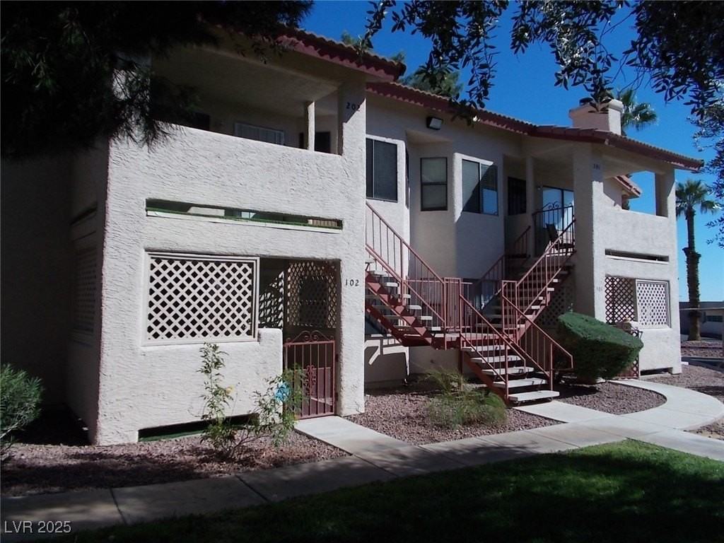 709 Rock Springs Dr #202 - Photo 3 of 18