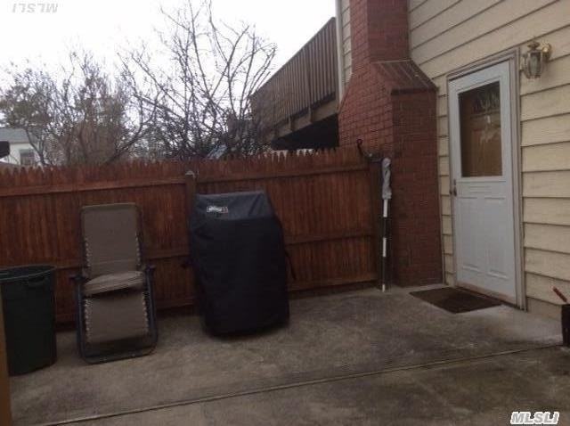 668 N Kings Ave - Photo 2 of 9