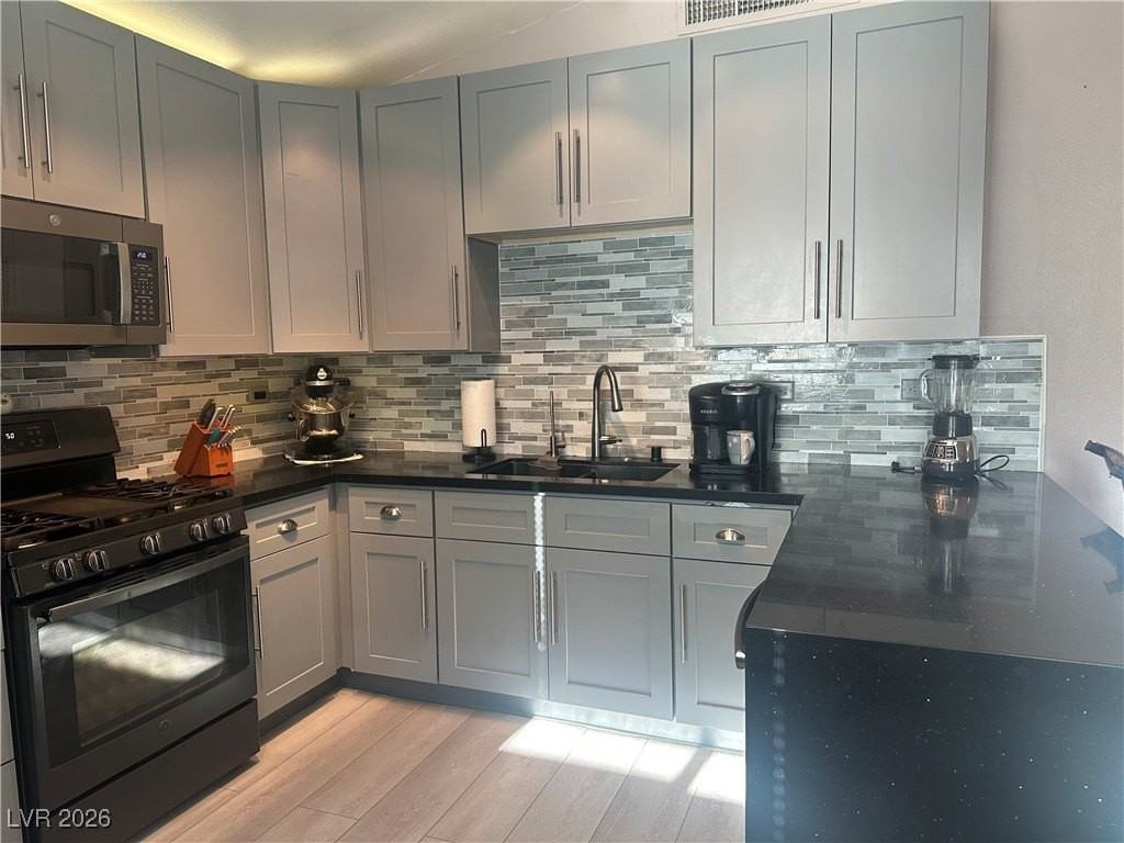 820 Bergamont Dr - Photo 3 of 37