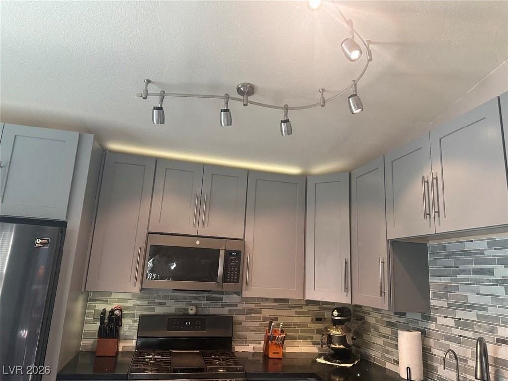 820 Bergamont Dr - Photo 7 of 37