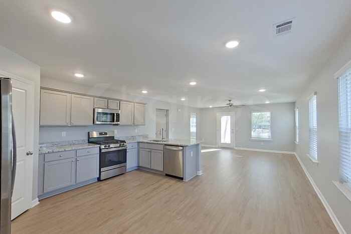 151 Denise Dr - Photo 7 of 23