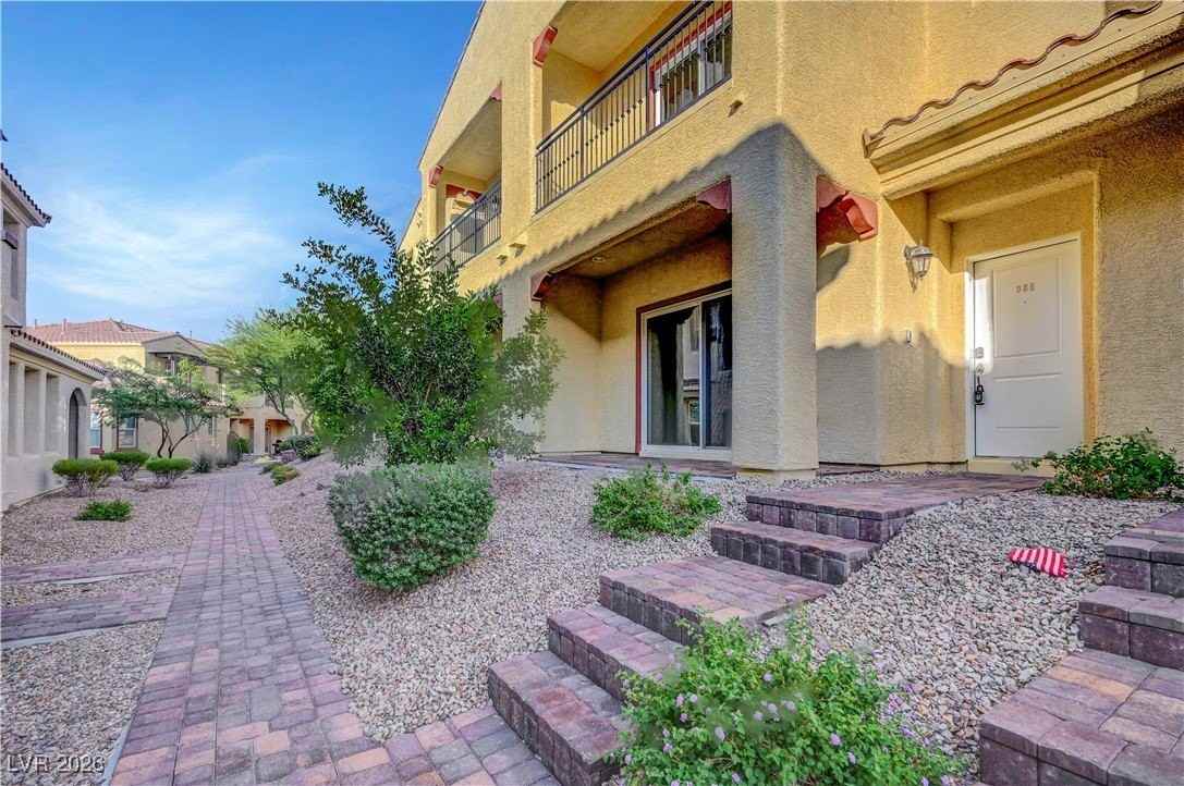 985 Via Lombardi Ave - Photo 2 of 24