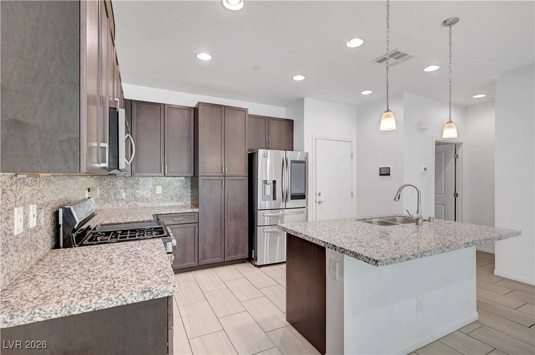 985 Via Lombardi Ave - Photo 3 of 24